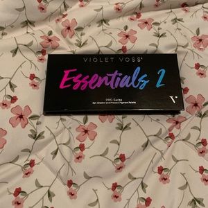 Violet Voss - Essentials 2 Palette
